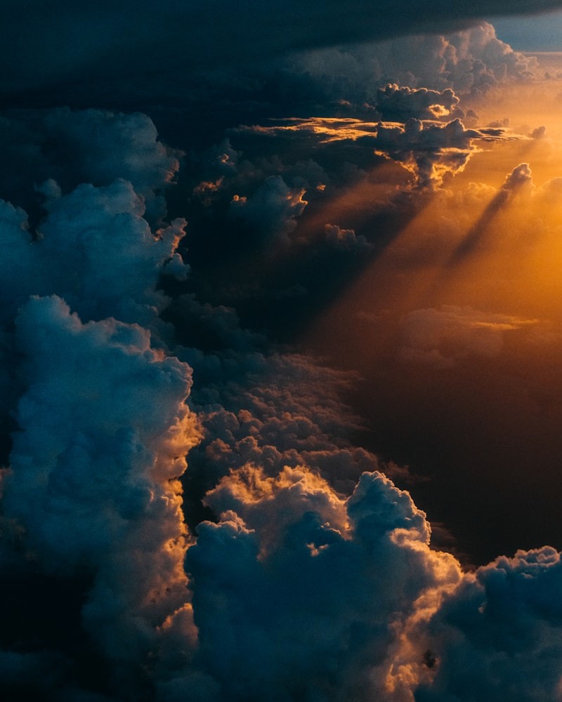 Soft Cloud-Print Ceiling Wallpaper