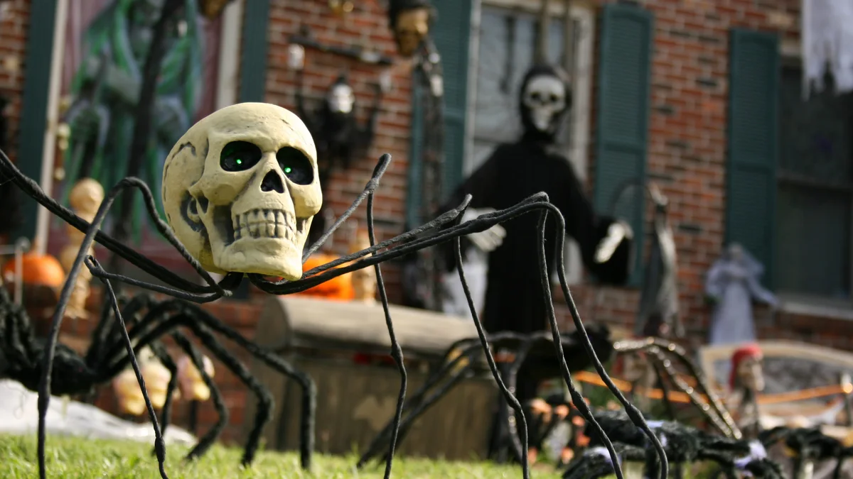20 Spooky Yet Stylish Outdoor Halloween Decoration Ideas Hero
