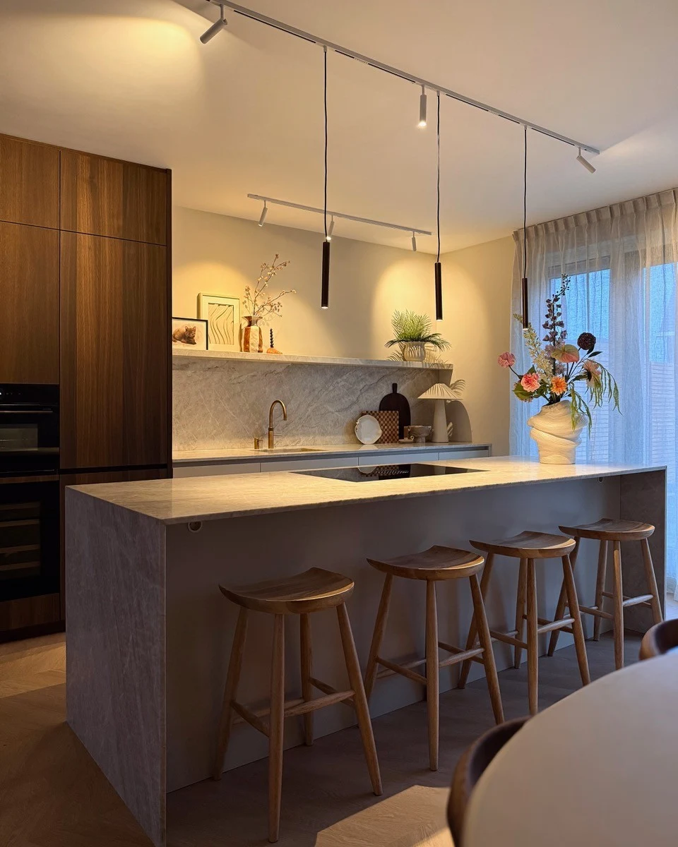 Exposed-Bulb Edison Fixtures Over an Industrial Kitchen Island