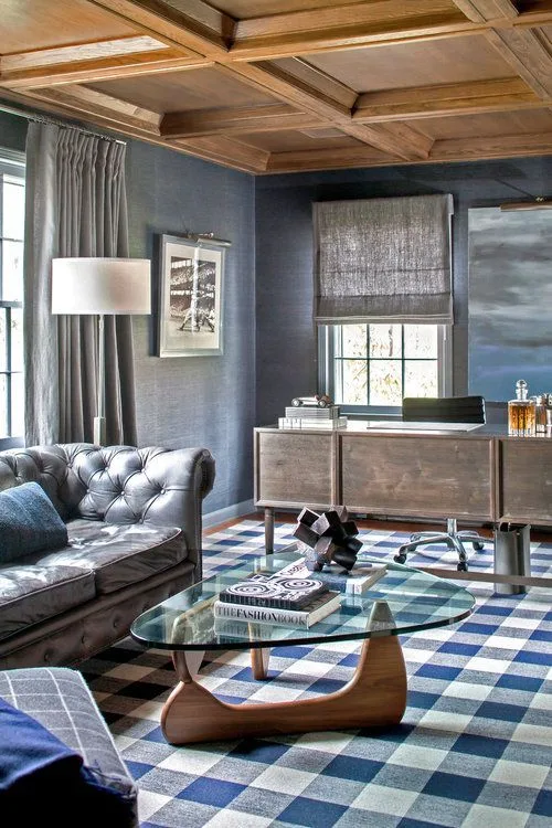 1. Deep Charcoal or Navy Walls for a Moody, Focused Backdrop