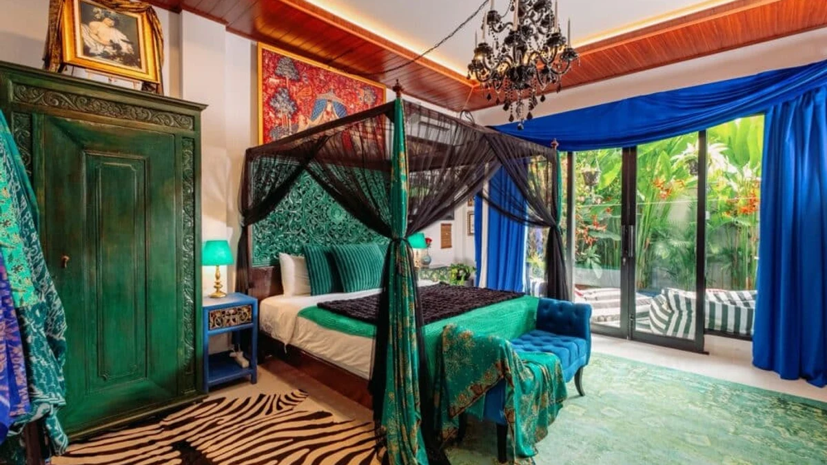 Mixing multiple textiles on the bed