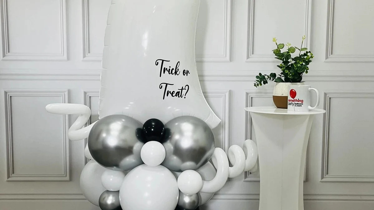 Halloween-themed desk organizers for a festive but tidy look