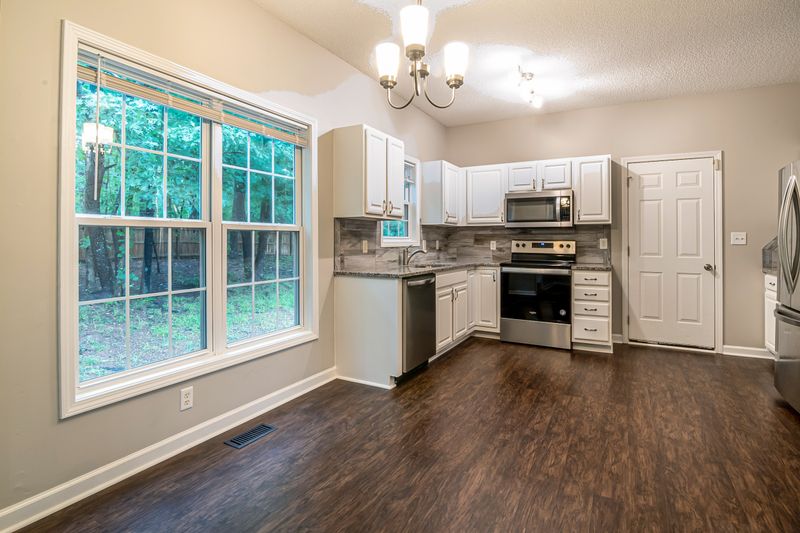 Kitchen Floor Stone-Look Porcelain Tile Considerations