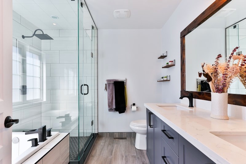Over the Toilet Etagere Shelving Unit in Small Bathroom
