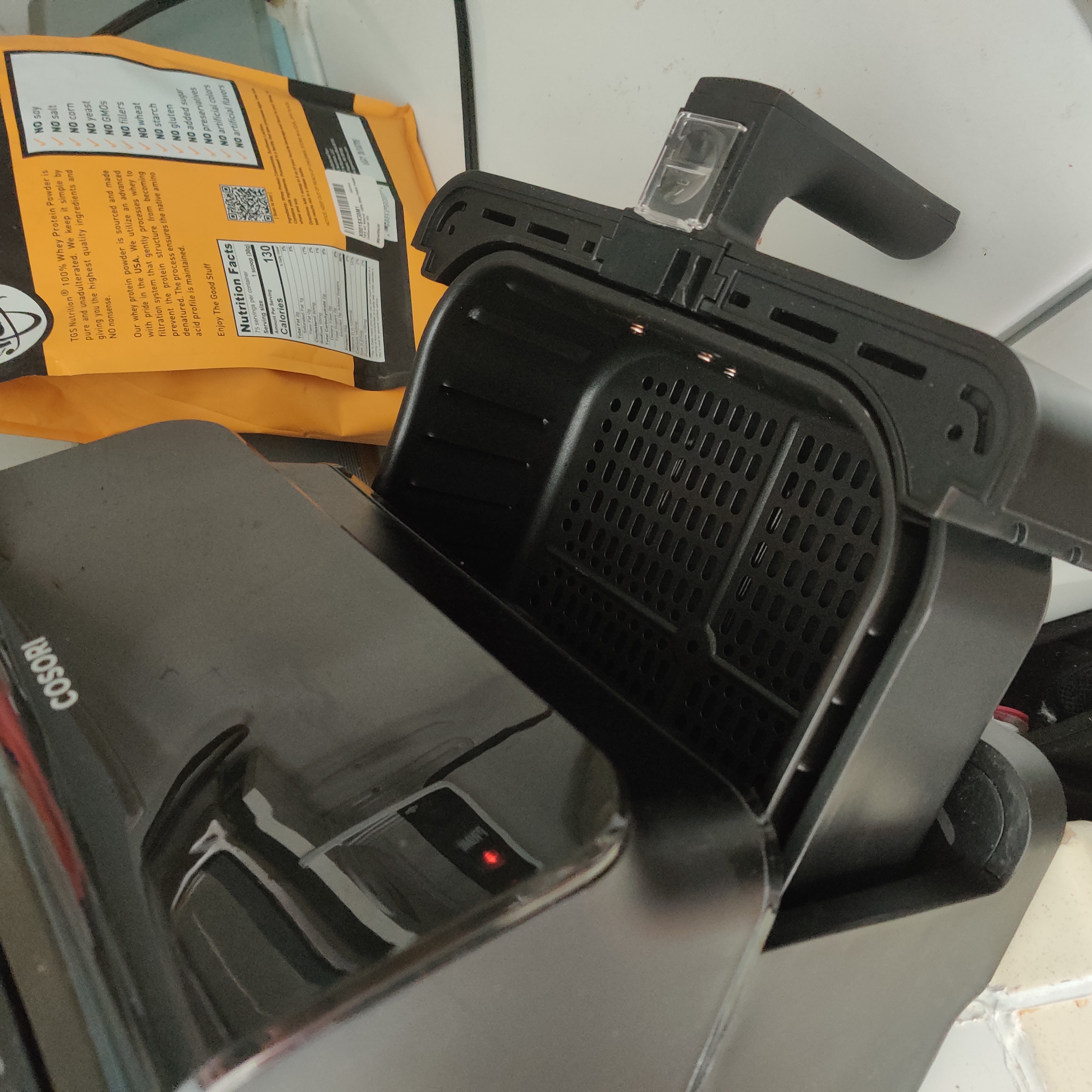 Comparison of air fryer ceramic basket and crisper plate